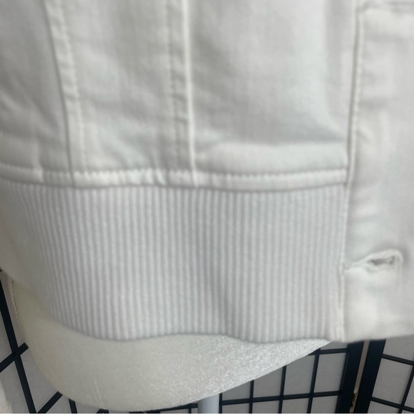 Cabi Everyday Jacket - Picture 3 of 5